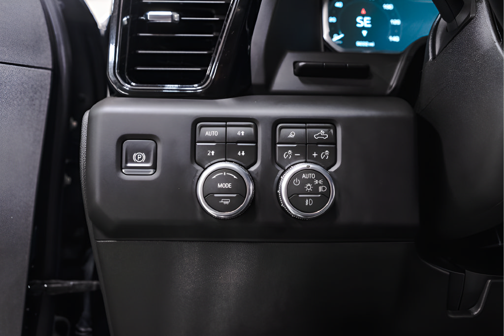Used 2026 GMC Sierra 3500 AT4 w/ AT4 Premium Plus Package AWD/4WD image 21