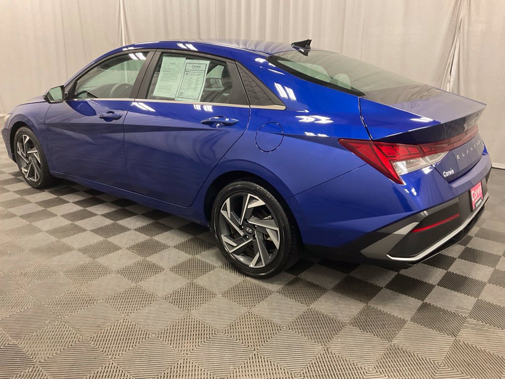 Used 2025 Hyundai Elantra Limited FWD image 8