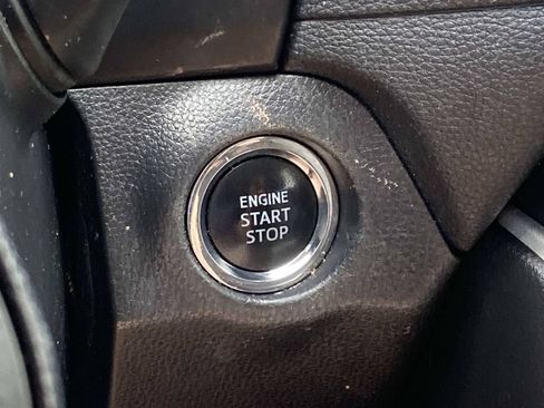Used 2021 Toyota RAV4 XLE FWD image 38