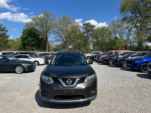 Used 2014 Nissan Rogue SV AWD/4WD image 2