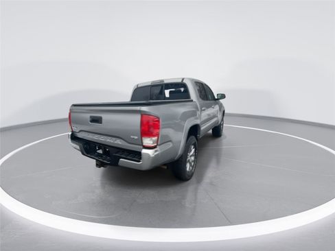 Used 2017 Toyota Tacoma SR5 image 8