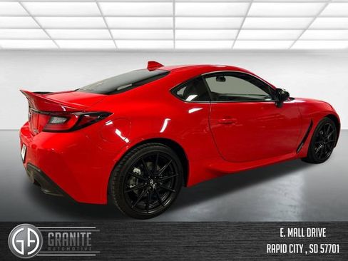 Used 2025 Toyota GR86 Premium w/ ALL Weather Mat Package (TMS) RWD image 6