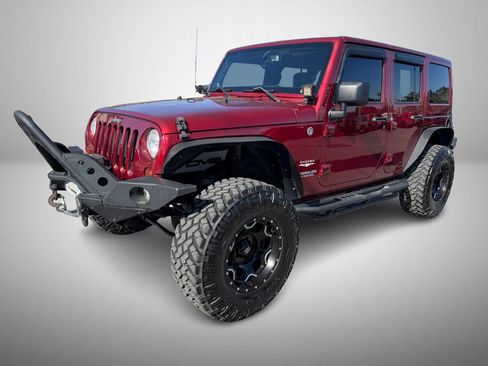 Used 2013 Jeep Wrangler Unlimited Sahara w/ Connectivity Group AWD/4WD image 2