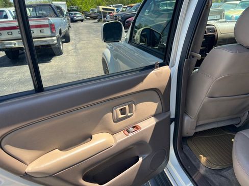 Used 2002 Toyota 4Runner Limited AWD/4WD image 15