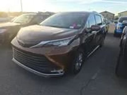 Used 2021 Toyota Sienna XLE