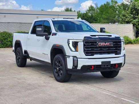 Used 2024 GMC Sierra 2500 AT4 w/ AT4 Premium Plus Package image 3