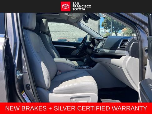 Certified 2019 Toyota Highlander XLE AWD/4WD image 21