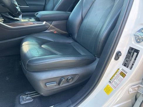 Used 2022 Toyota Highlander Limited FWD image 13