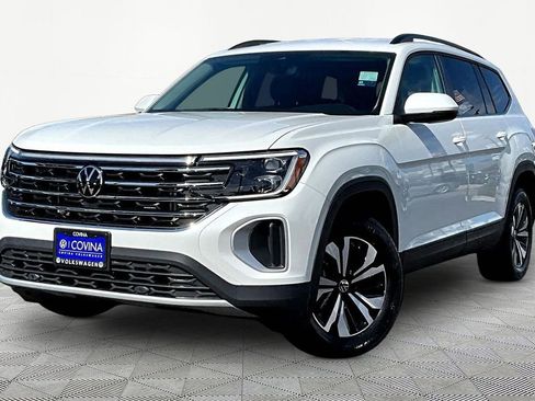 New 2026 Volkswagen Atlas SE image 3