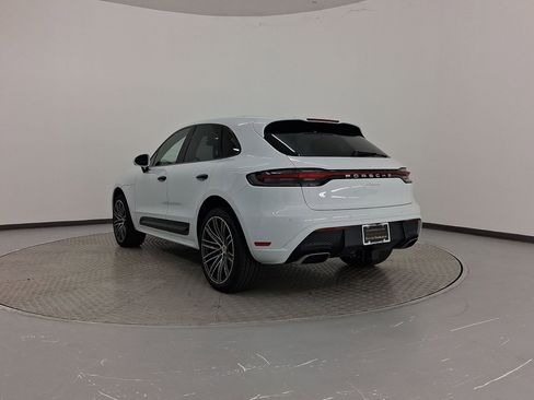 New 2026 Porsche Macan image 3