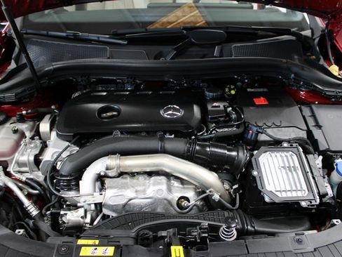 Used 2024 Mercedes-Benz GLA 250 w/ Exclusive Package image 33