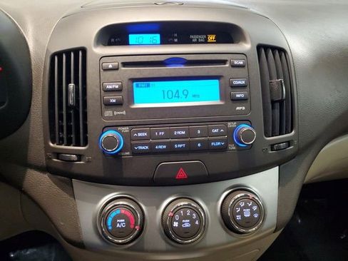 Used 2010 Hyundai Elantra GLS image 18