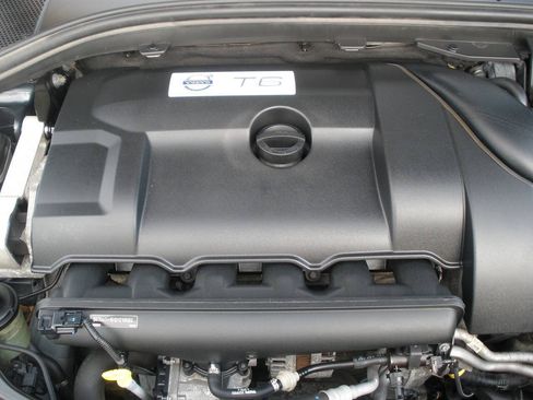 Used 2013 Volvo XC60 T6 R-Design Platinum AWD/4WD image 12