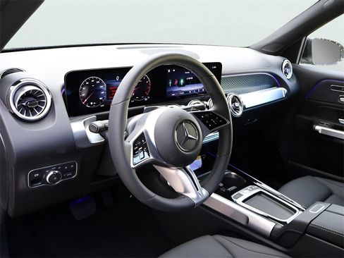 New 2025 Mercedes-Benz GLB 250 4MATIC image 19