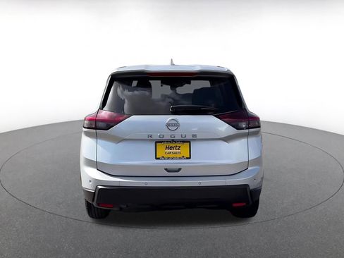 Used 2025 Nissan Rogue SV FWD image 12