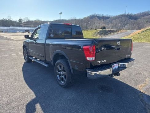 Used 2015 Nissan Titan SV w/ SV Value Truck Package AWD/4WD image 6