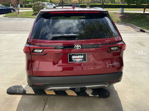 Used 2025 Toyota Grand Highlander FWD image 9