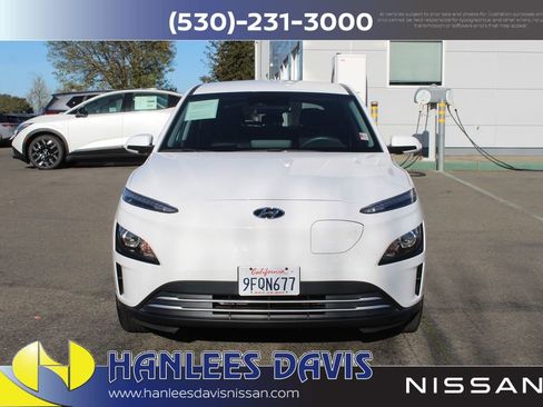 Used 2023 Hyundai Kona SE image 4
