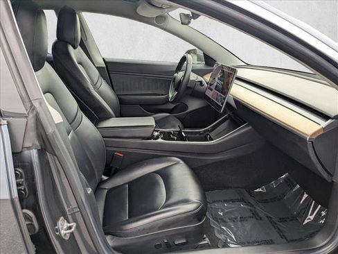 Used 2018 Tesla Model 3 Long Range image 23