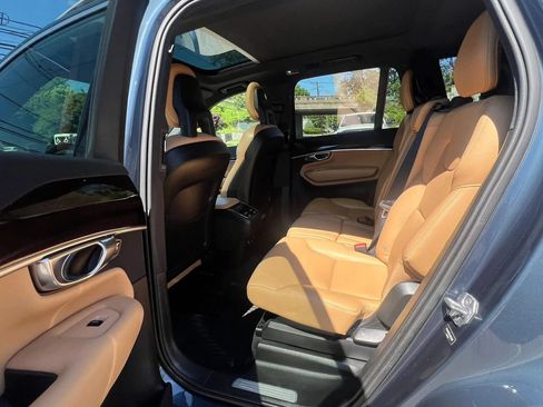 Used 2018 Volvo XC90 T6 Momentum w/ Convenience Package AWD/4WD image 29