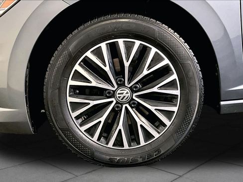 Used 2019 Volkswagen Jetta SE FWD image 11