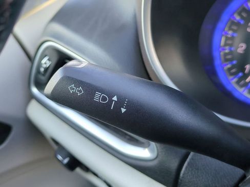 Used 2018 Chrysler Pacifica Touring-L Plus image 28