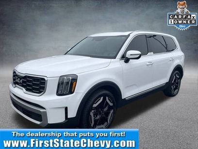 Used 2023 Kia Telluride S w/ S Sunroof Package