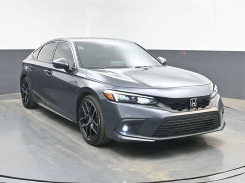 Used 2024 Honda Civic Sport Touring image 2