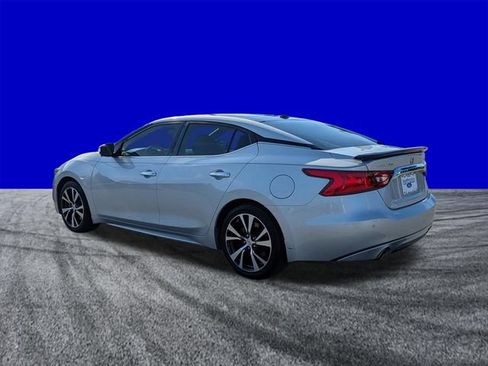 Used 2018 Nissan Maxima Platinum w/ Interior Lighting Package FWD image 6