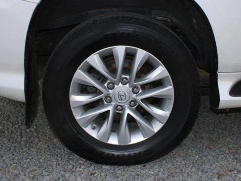 Used 2019 Lexus GX 460 image 9