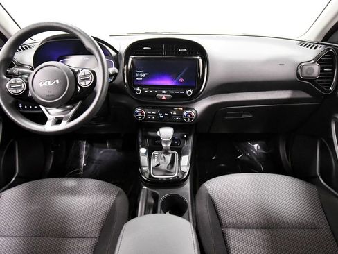 Certified 2025 Kia Soul S FWD image 3
