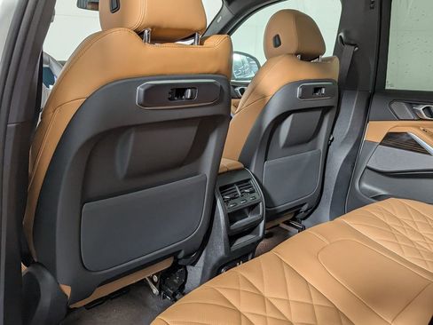 New 2026 BMW X5 xDrive50e image 32