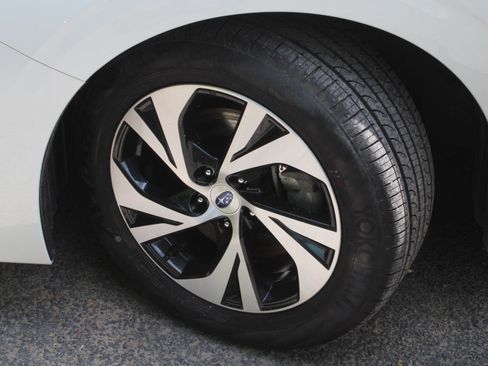 Certified 2025 Subaru Legacy Premium AWD/4WD image 16