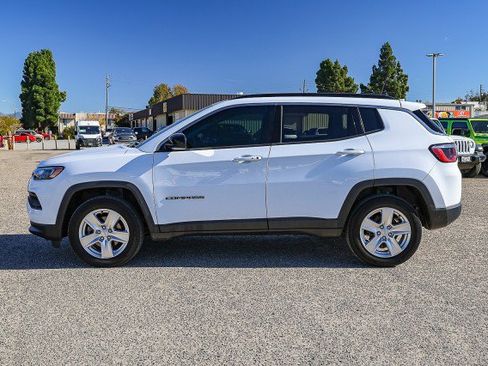 Used 2022 Jeep Compass Latitude image 7