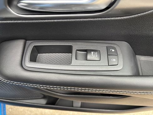 New 2026 Chrysler Pacifica Select image 31