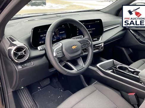 Used 2025 Chevrolet Equinox LT image 14