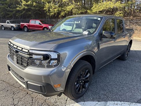 Used 2024 Ford Maverick Lariat w/ Black Appearance Package image 3