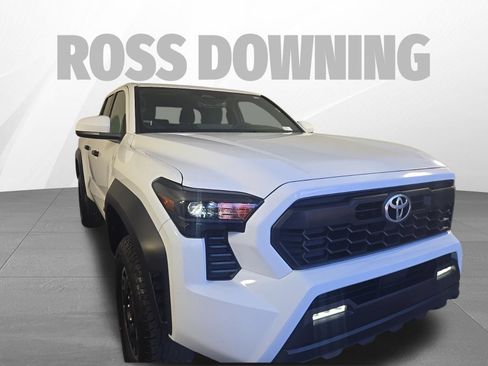 Used 2025 Toyota Tacoma TRD Off-Road AWD/4WD image 3