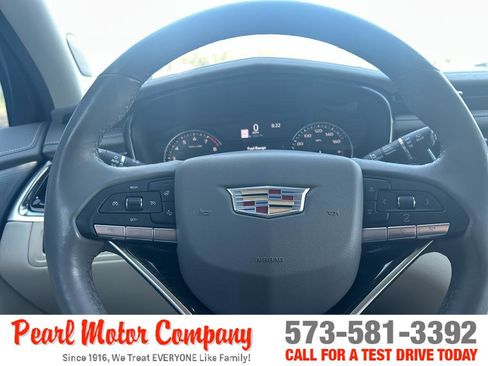Certified 2022 Cadillac XT6 Premium Luxury w/ LPO, Floor Liner Package AWD/4WD image 13
