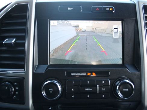 Used 2018 Ford F150 Lariat image 22