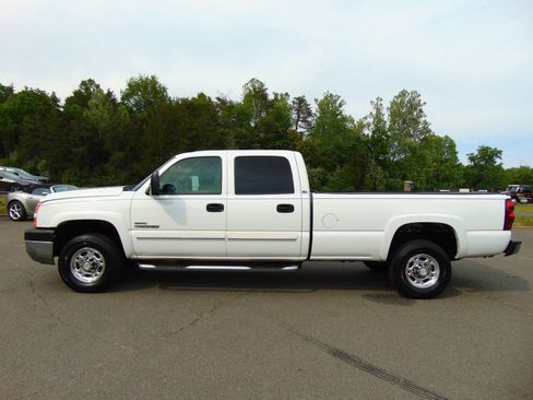 Used 2005 Chevrolet Silverado 2500 LS w/ Heavy-Duty Power Package RWD image 24