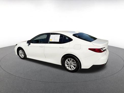 Used 2025 Toyota Camry LE FWD image 10