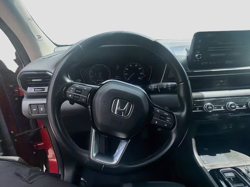 Certified 2023 Honda Pilot Touring image 10