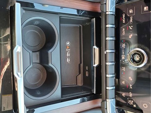 Certified 2025 GMC Yukon Denali image 41