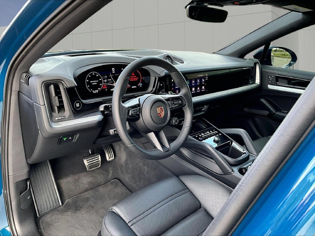 Certified 2026 Porsche Cayenne S AWD/4WD image 4