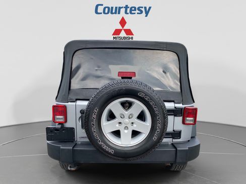 Used 2016 Jeep Wrangler Unlimited Sport w/ Quick Order Package 24S AWD/4WD image 4