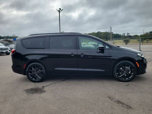 Used 2026 Chrysler Pacifica Select w/ S Appearance Package image 19