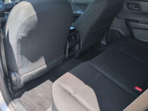 Used 2024 Nissan Rogue S FWD image 18