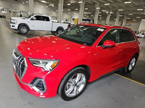 Used 2023 Audi Q3 2.0T Premium w/ 19" Wheel Package image 1
