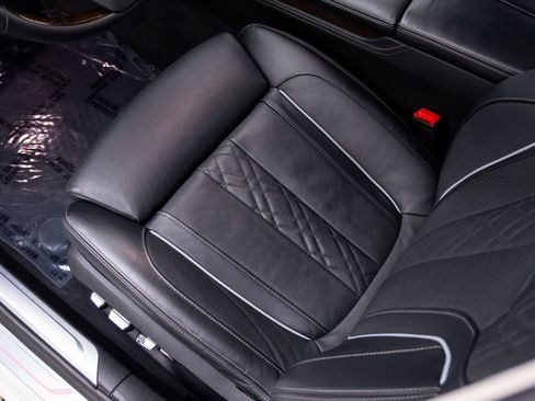 Certified 2022 BMW 750i xDrive AWD/4WD image 15